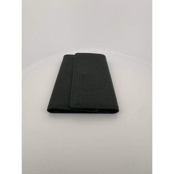 Louis Vuitton Taiga Leather 6-Key Holder in Black with Gold Hardware - Picture 3 of 5